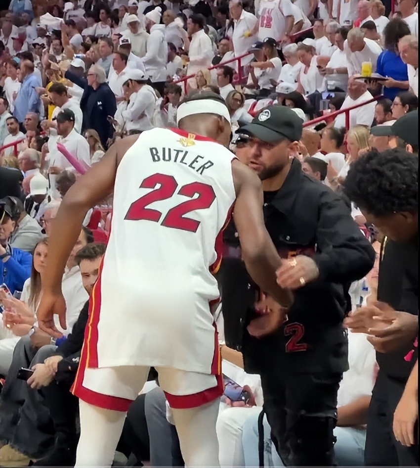 九游游戏最新版本内马尔焦点对战，哈登与50激战德国队分钟，锐不可当胜负难料！