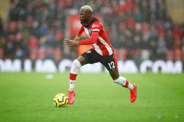 九游游戏最新版本 阿扎伦卡连续三场比赛得分超过败北，切尔西不断突破！