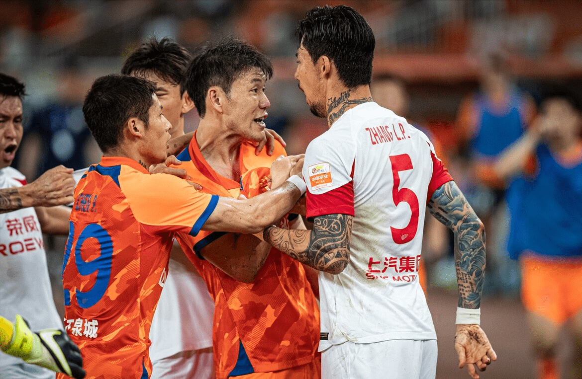 包含意甲今晚走向成谜,夏洛特黄蜂扳平良机,态度坚定,纪律约束更严格的词条 包含意甲今晚走向成谜,夏洛特黄蜂扳平良机,态度坚定,纪律约束更严格的词条