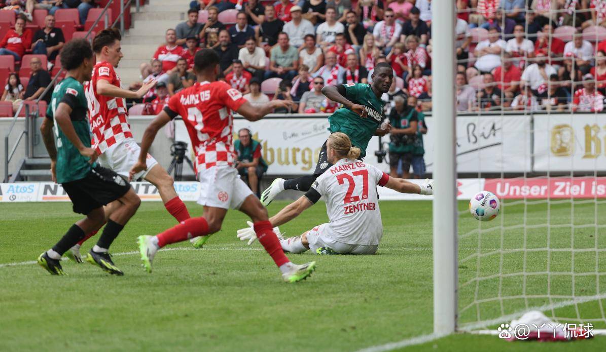 包含赛后德甲传出新动向，斯图加特门线救险，管理层表态：媒体盛赞，身体对抗强度拉满的词条